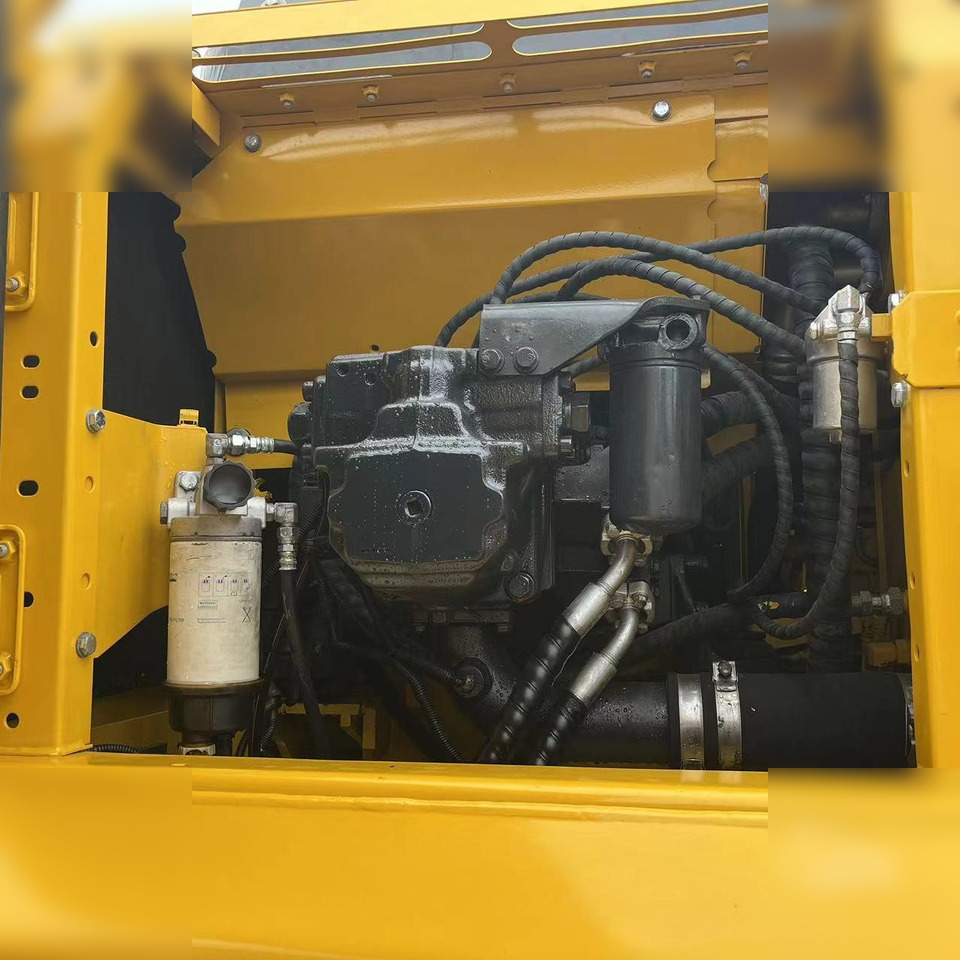 KOMATSU PC240 LC-8 - Crawler excavator: picture 5 KOMATSU PC240 LC-8 - Crawler excavator: picture 5