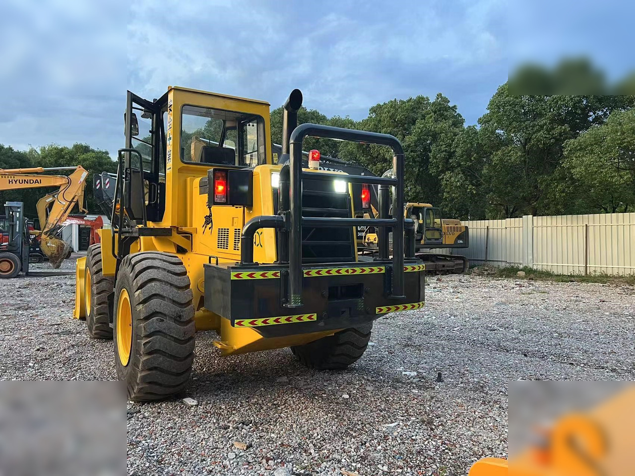 KOMATSU WA320-3 - Wheel loader: picture 4 KOMATSU WA320-3 - Wheel loader: picture 4