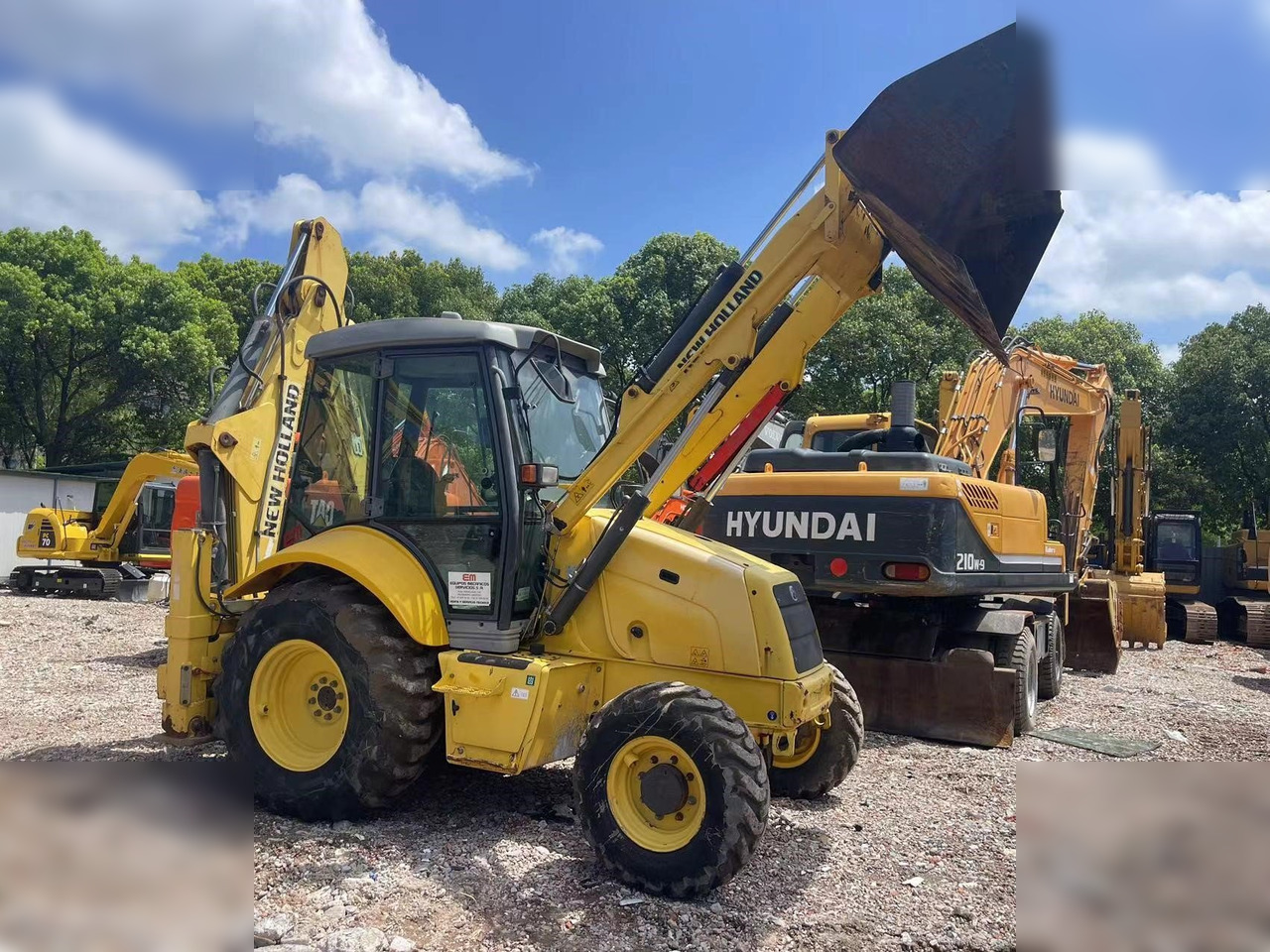 NEW HOLLAND B95B - Backhoe loader: picture 4 NEW HOLLAND B95B - Backhoe loader: picture 4