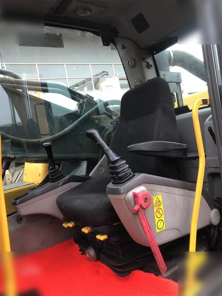 Crawler excavator VOLVO EC480DL: picture 12