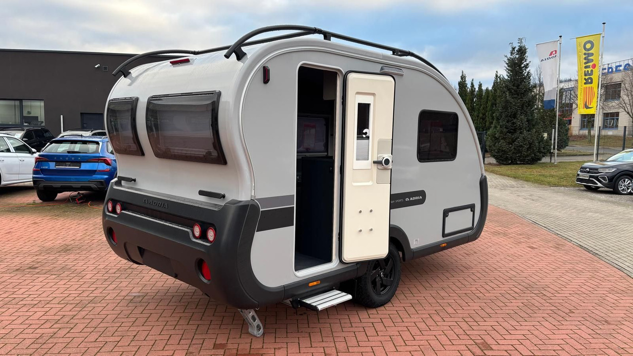 Adria Action 391 LH Sports*FUßBODEN-TEMP*SCHWENK-TISCH - Caravan: picture 4 Adria Action 391 LH Sports*FUßBODEN-TEMP*SCHWENK-TISCH - Caravan: picture 4