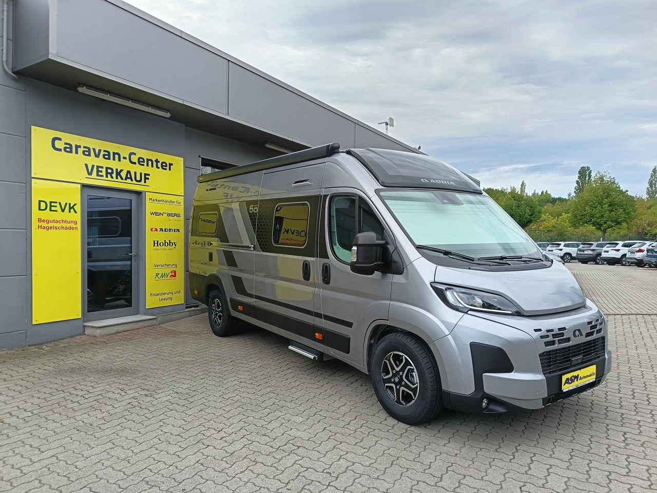 Adria Twin "60Y" 640 SGX 3,5 MAXI*JUBILEE*MARKISE*LED* - Camper van: picture 3 Adria Twin "60Y" 640 SGX 3,5 MAXI*JUBILEE*MARKISE*LED* - Camper van: picture 3