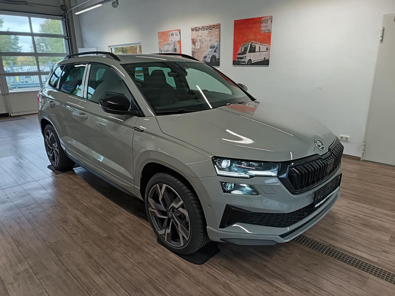 Skoda Karoq Sportline 2,0 TDI 4x4*AHK*PSD*STD.HZG*DCC* - SUV: picture 3 Skoda Karoq Sportline 2,0 TDI 4x4*AHK*PSD*STD.HZG*DCC* - SUV: picture 3