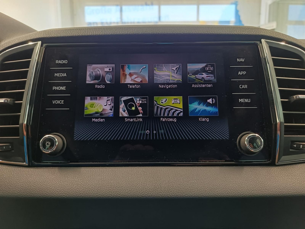 SUV Skoda Karoq Style 1,5TSI DSG*AHK-VORBER*NAVI*LED*R-KAM: picture 10
