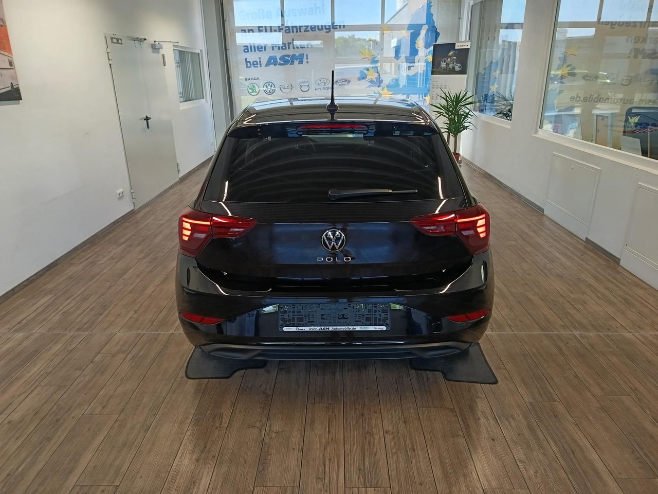 Volkswagen Polo Life 1.0 TSI 70kW DSG*LED*ACC*R-KAM*DAB*PDC - Car: picture 5 Volkswagen Polo Life 1.0 TSI 70kW DSG*LED*ACC*R-KAM*DAB*PDC - Car: picture 5