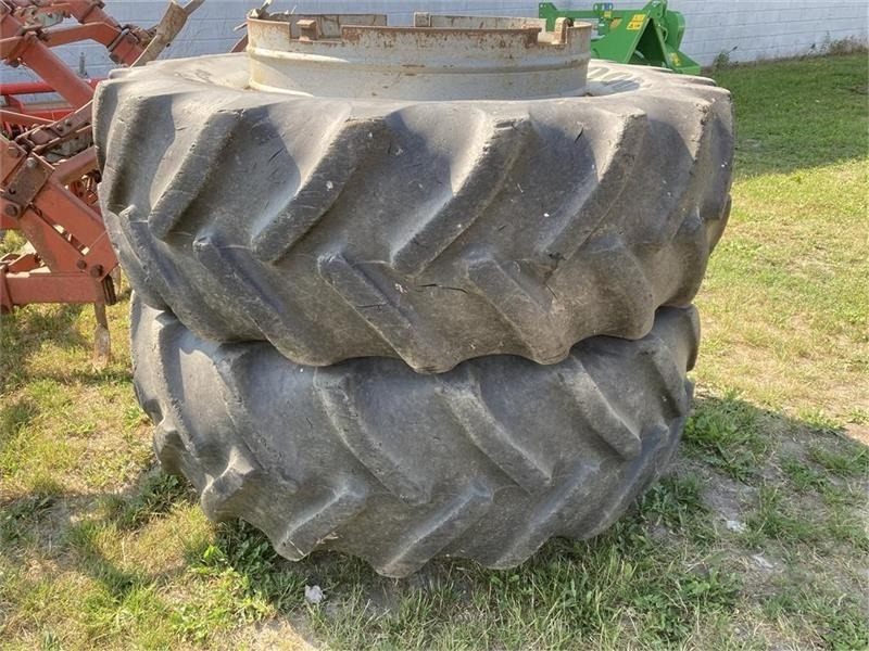 Dual 5-klods 580/70r38 - Wheels and tires: picture 1 Dual 5-klods 580/70r38 - Wheels and tires: picture 1