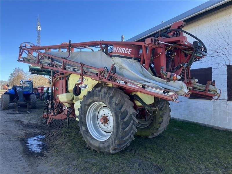 Hardi COMMANDER 4200 TWIN 28 m - Trailed sprayer: picture 2 Hardi COMMANDER 4200 TWIN 28 m - Trailed sprayer: picture 2