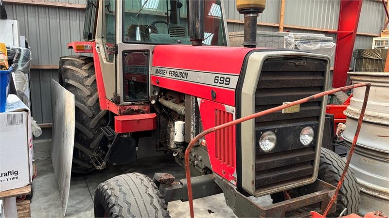 Massey Ferguson 699 - Farm tractor: picture 1 Massey Ferguson 699 - Farm tractor: picture 1