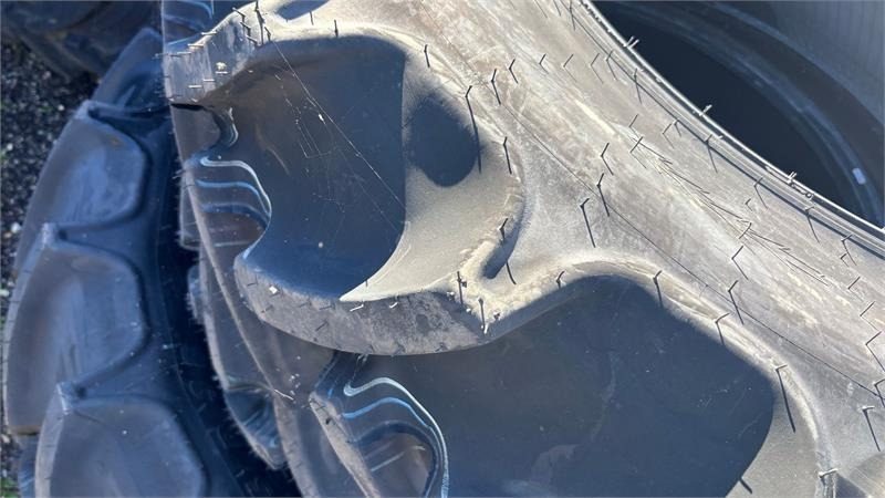 Mitas 420/85R38 & 340/85R28  - Tire for Municipal/ Special vehicle: picture 2 Mitas 420/85R38 & 340/85R28  - Tire for Municipal/ Special vehicle: picture 2