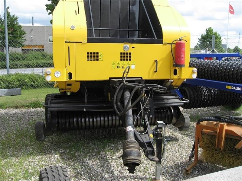 New Holland BR7070 med SUPER FEED - Round baler: picture 2 New Holland BR7070 med SUPER FEED - Round baler: picture 2