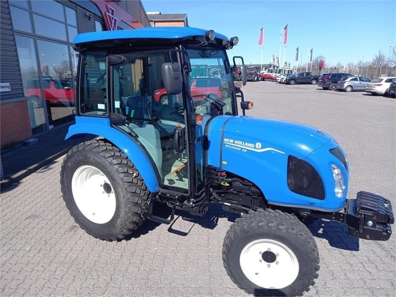 New Holland Boomer 55 - Municipal tractor: picture 2 New Holland Boomer 55 - Municipal tractor: picture 2