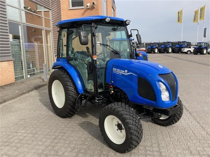 New Holland Boomer 55 Stage V - Frontlift og PTO - Municipal tractor: picture 3 New Holland Boomer 55 Stage V - Frontlift og PTO - Municipal tractor: picture 3