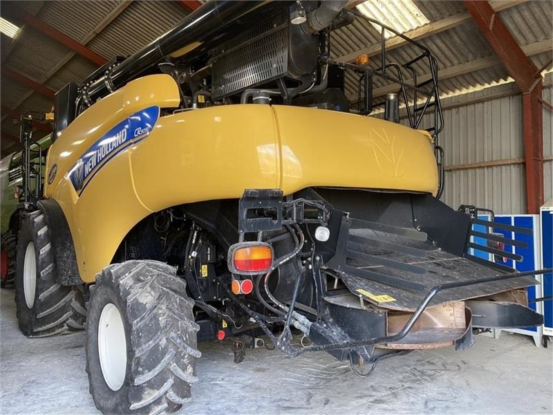 New Holland CR9090 35 fod VF bord og 4wd mm. - Combine harvester: picture 4 New Holland CR9090 35 fod VF bord og 4wd mm. - Combine harvester: picture 4
