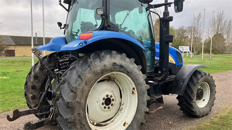 New Holland TS 115 A  - Farm tractor: picture 4 New Holland TS 115 A  - Farm tractor: picture 4