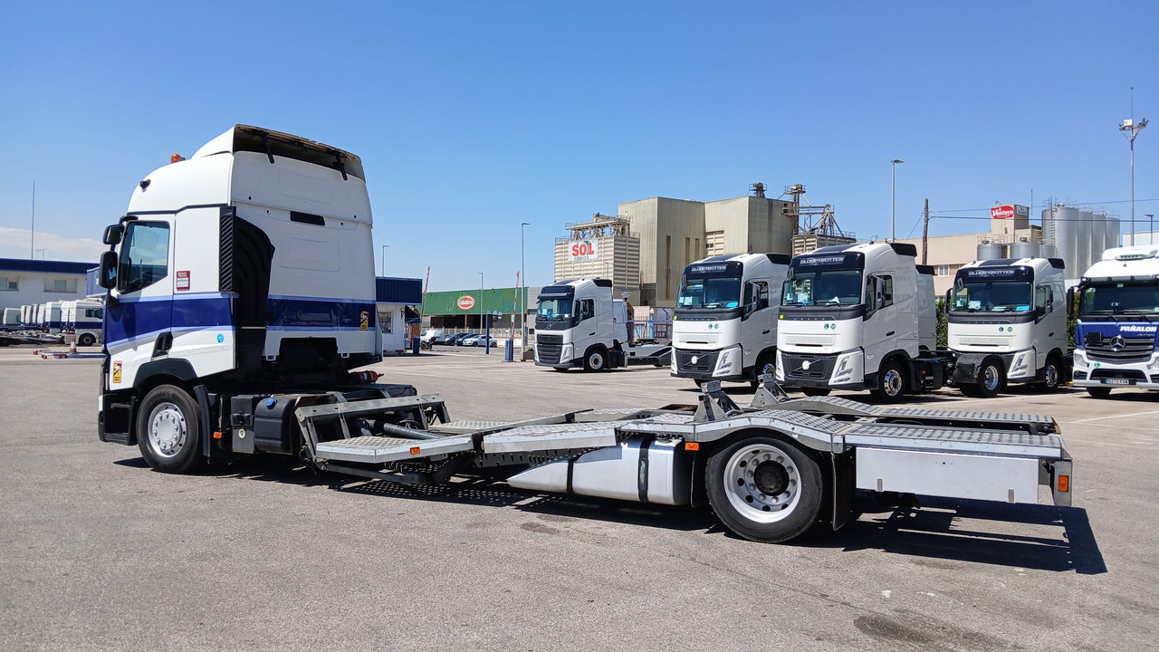 RENAULT T 520 - Autotransporter truck: picture 3 RENAULT T 520 - Autotransporter truck: picture 3