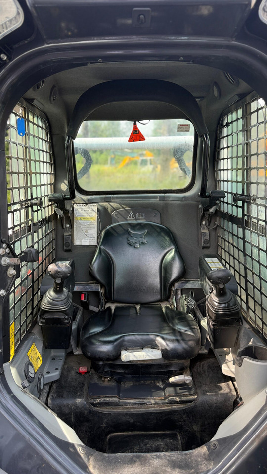Skid steer loader BOBCAT S530: picture 9