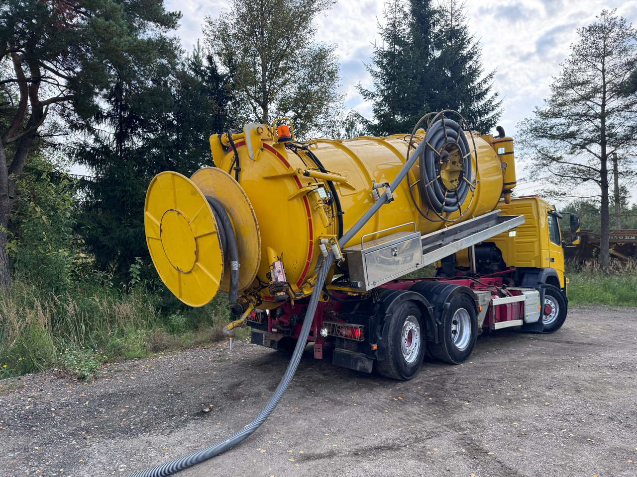 VOLVO FMX 450 - Vacuum truck: picture 4 VOLVO FMX 450 - Vacuum truck: picture 4