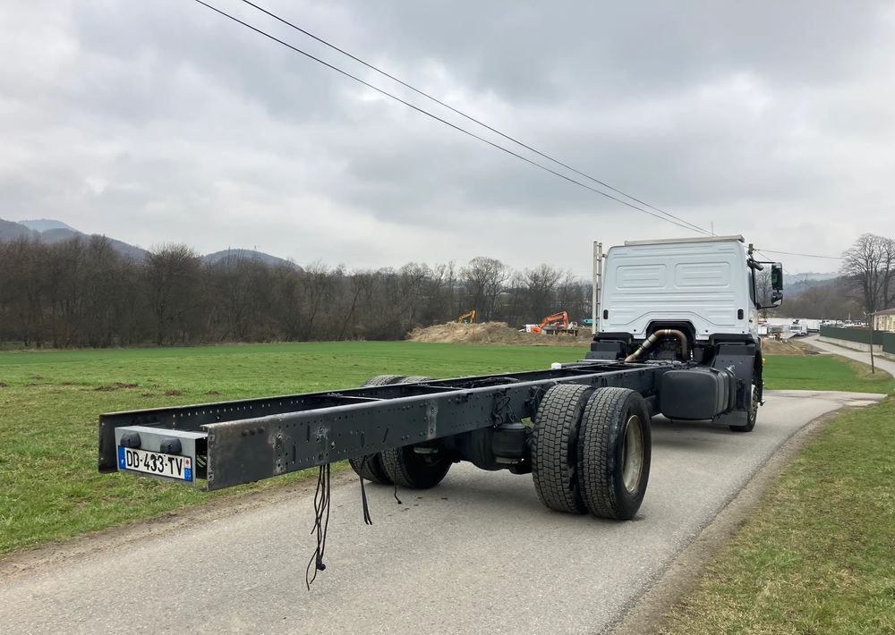 Mercedes-Benz Mercedes Axor 1829  Rama do zabudowy kiper beczka hakowiec laweta - Cab chassis truck: picture 4 Mercedes-Benz Mercedes Axor 1829  Rama do zabudowy kiper beczka hakowiec laweta - Cab chassis truck: picture 4
