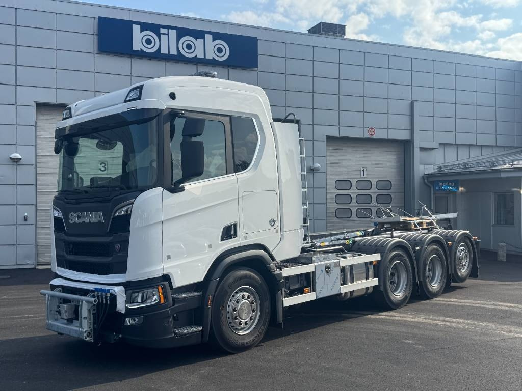 Scania R 580 8x4*4 Joab med frontplog & sidoplogsfäste - Hook lift truck: picture 1 Scania R 580 8x4*4 Joab med frontplog & sidoplogsfäste - Hook lift truck: picture 1