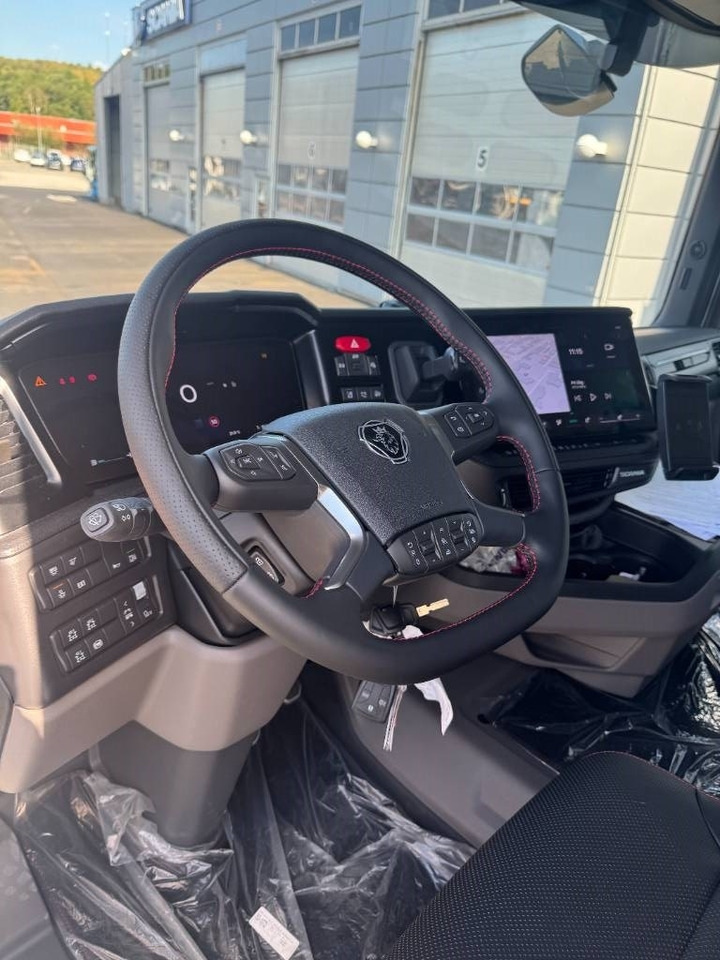 Scania R 590 8x4*4 Joab Lastväxlare - Hook lift truck: picture 2 Scania R 590 8x4*4 Joab Lastväxlare - Hook lift truck: picture 2