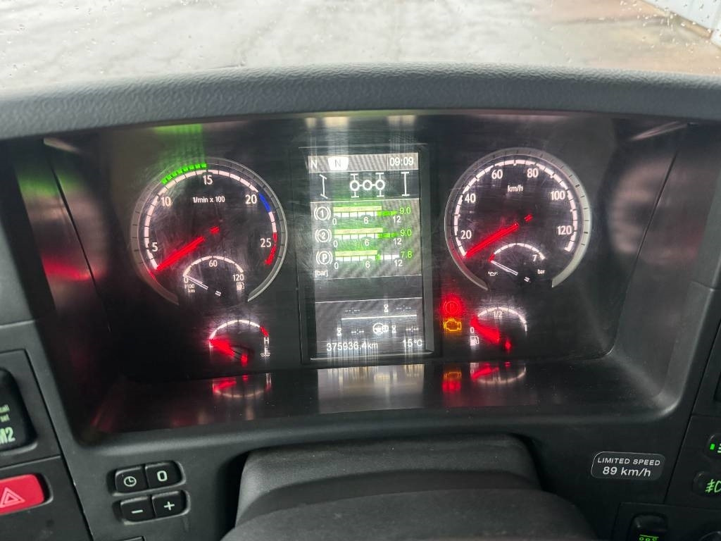 Tipper Scania R520LB8X4*4HNB: picture 13 Tipper Scania R520LB8X4*4HNB: picture 13