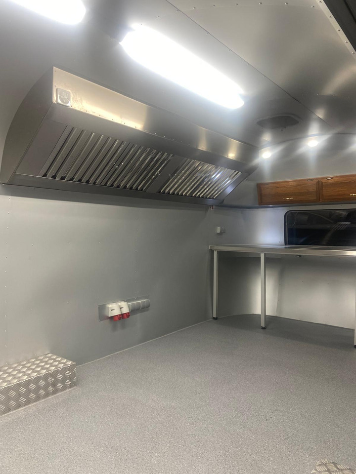 1992 Airstream Classic 1992 Airstream Classic – Fully Rebuilt Vintage Travel Trailer leasing 1992 Airstream Classic 1992 Airstream Classic – Fully Rebuilt Vintage Travel Trailer: picture 30