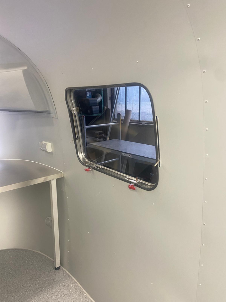 1992 Airstream Classic 1992 Airstream Classic – Fully Rebuilt Vintage Travel Trailer leasing 1992 Airstream Classic 1992 Airstream Classic – Fully Rebuilt Vintage Travel Trailer: picture 18