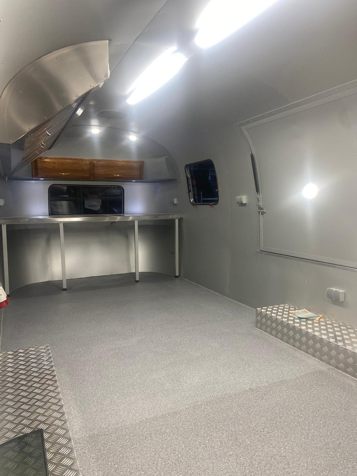 1992 Airstream Classic 1992 Airstream Classic – Fully Rebuilt Vintage Travel Trailer leasing 1992 Airstream Classic 1992 Airstream Classic – Fully Rebuilt Vintage Travel Trailer: picture 32