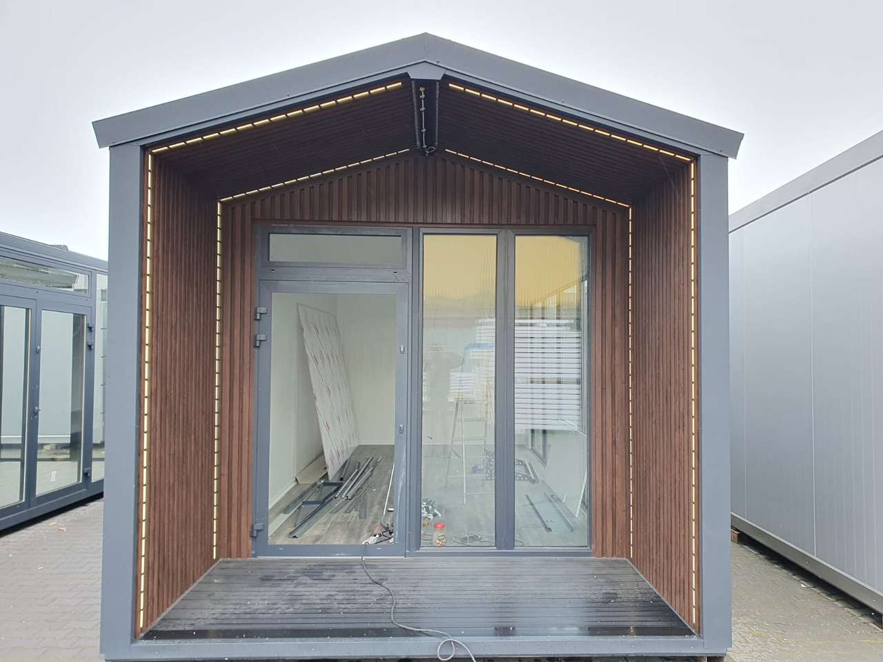 IDEX Premium Commercial Container Unit – Modern, Durable & Ready to Customize! Container with Terrace - Construction container: picture 3 IDEX Premium Commercial Container Unit – Modern, Durable & Ready to Customize! Container with Terrace - Construction container: picture 3