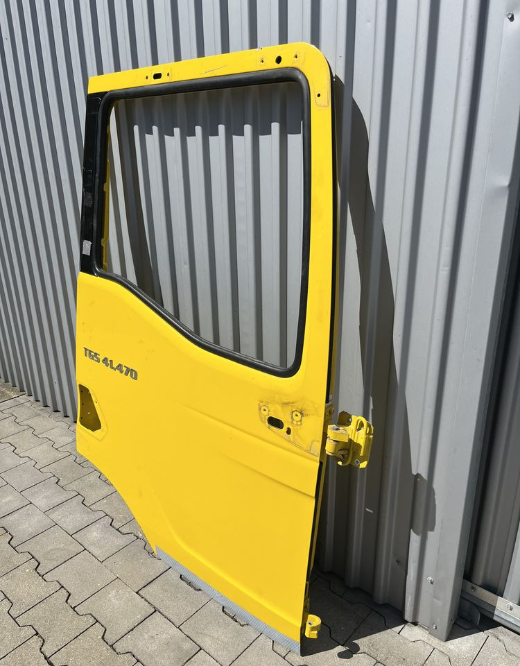Drzwi prawe MAN TGS TG3 drzwi pasażera nowy model - Body and exterior for Truck: picture 2 Drzwi prawe MAN TGS TG3 drzwi pasażera nowy model - Body and exterior for Truck: picture 2