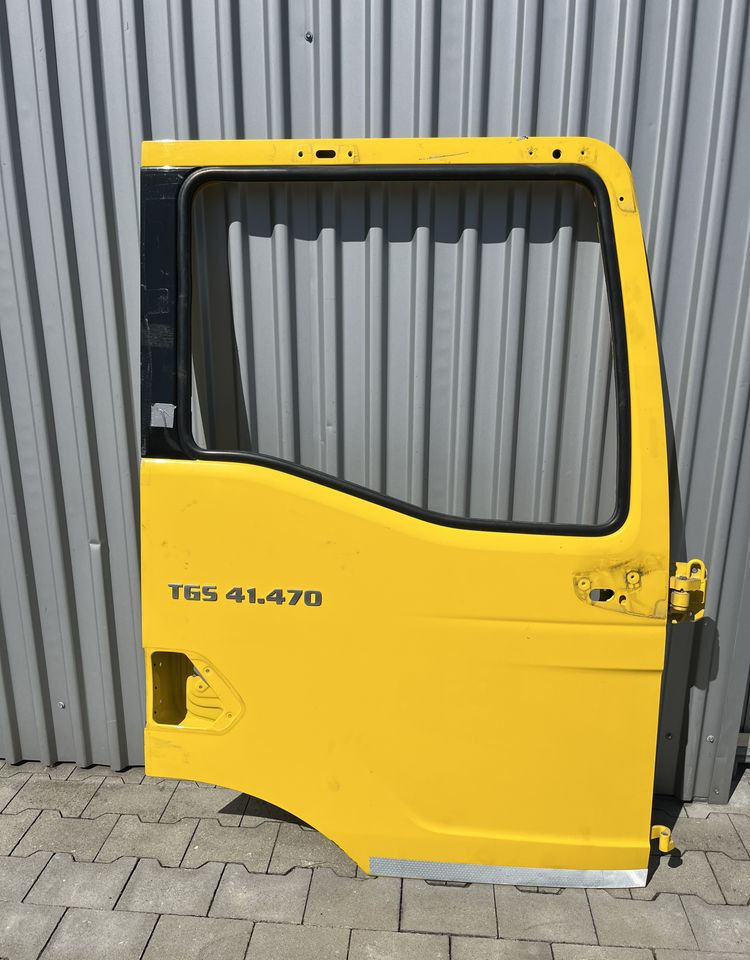 Drzwi prawe MAN TGS TG3 drzwi pasażera nowy model - Body and exterior for Truck: picture 1 Drzwi prawe MAN TGS TG3 drzwi pasażera nowy model - Body and exterior for Truck: picture 1