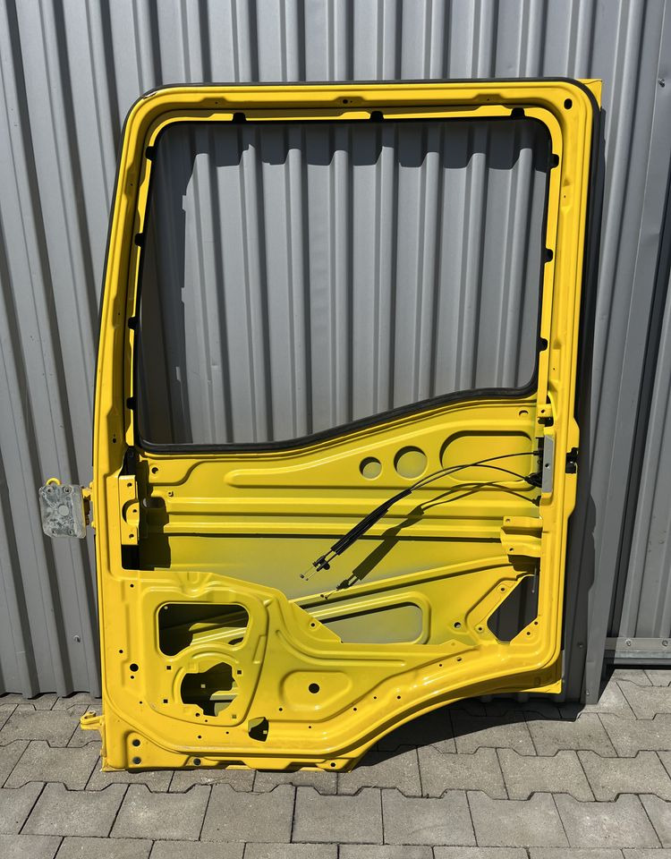Drzwi prawe MAN TGS TG3 drzwi pasażera nowy model - Body and exterior for Truck: picture 3 Drzwi prawe MAN TGS TG3 drzwi pasażera nowy model - Body and exterior for Truck: picture 3