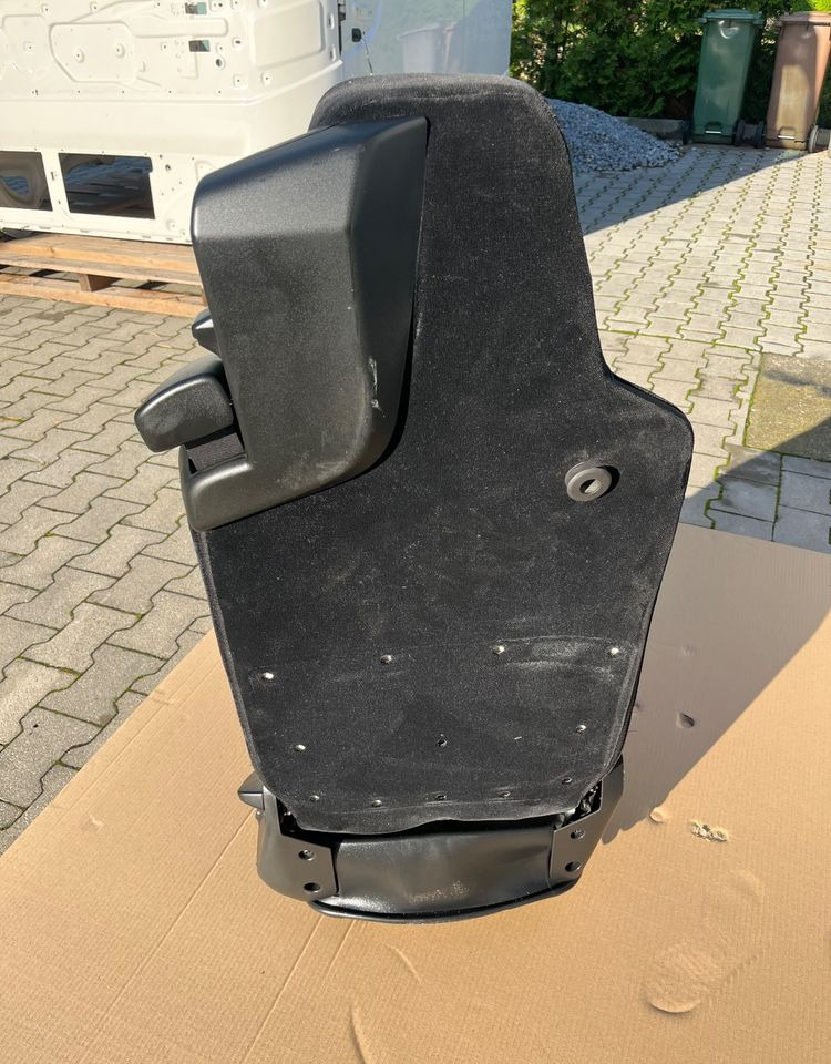 Fotel kierowcy MAN TG3 TGX nowy model siedzenie lewe - Cab and interior for Truck: picture 5 Fotel kierowcy MAN TG3 TGX nowy model siedzenie lewe - Cab and interior for Truck: picture 5