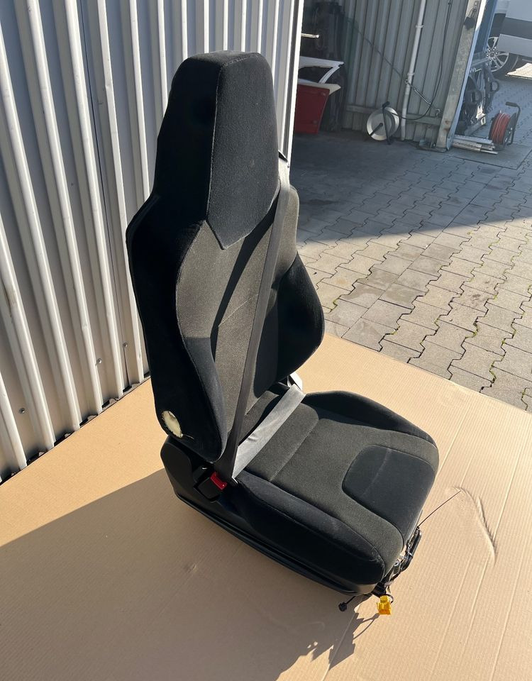 Fotel kierowcy MAN TG3 TGX nowy model siedzenie lewe - Cab and interior for Truck: picture 2 Fotel kierowcy MAN TG3 TGX nowy model siedzenie lewe - Cab and interior for Truck: picture 2