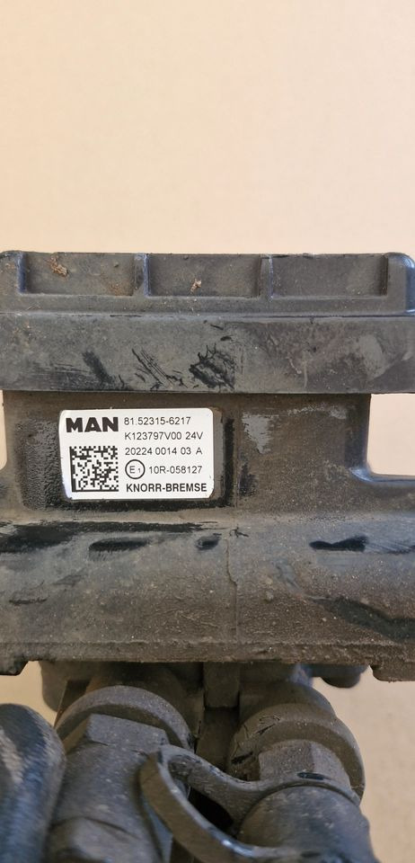 MAN TG3 TGX MODULATOR ZAWÓR EPB 81.52315-6217 - Brake parts: picture 3 MAN TG3 TGX MODULATOR ZAWÓR EPB 81.52315-6217 - Brake parts: picture 3