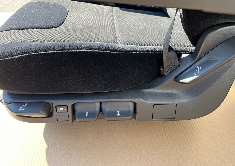 NOWY Fotel kierowcy MAN TG3 TGX nowy model siedzenie lewe - Seat for Truck: picture 4 NOWY Fotel kierowcy MAN TG3 TGX nowy model siedzenie lewe - Seat for Truck: picture 4