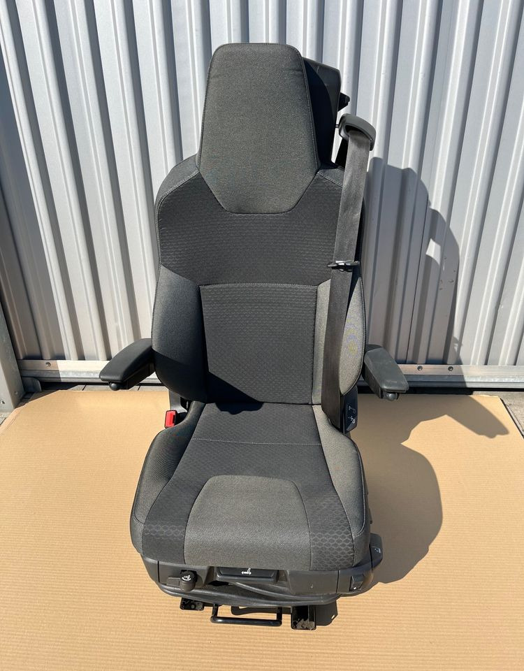 NOWY Fotel kierowcy MAN TG3 TGX nowy model siedzenie lewe - Cab and interior for Truck: picture 1 NOWY Fotel kierowcy MAN TG3 TGX nowy model siedzenie lewe - Cab and interior for Truck: picture 1