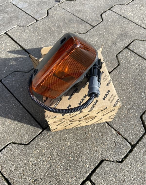 NOWY kierunkowskaz MAN TGL TGM migacz - Turn signal for Truck: picture 1 NOWY kierunkowskaz MAN TGL TGM migacz - Turn signal for Truck: picture 1