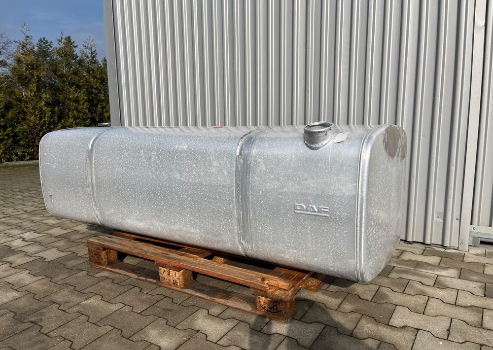 Zbiornik paliwa DAF XF CF 690 litrów bak - Fuel tank for Truck: picture 1 Zbiornik paliwa DAF XF CF 690 litrów bak - Fuel tank for Truck: picture 1