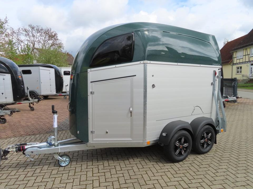 Böckmann Pferdeanhänger Champion R Flügeltür Saka. 100km/h - Horse trailer: picture 2 Böckmann Pferdeanhänger Champion R Flügeltür Saka. 100km/h - Horse trailer: picture 2