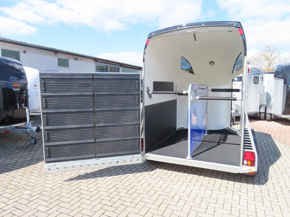 Böckmann Pferdeanhänger, Comfort, Flügeltür,100 km/h,Aluboden - Horse trailer: picture 3 Böckmann Pferdeanhänger, Comfort, Flügeltür,100 km/h,Aluboden - Horse trailer: picture 3