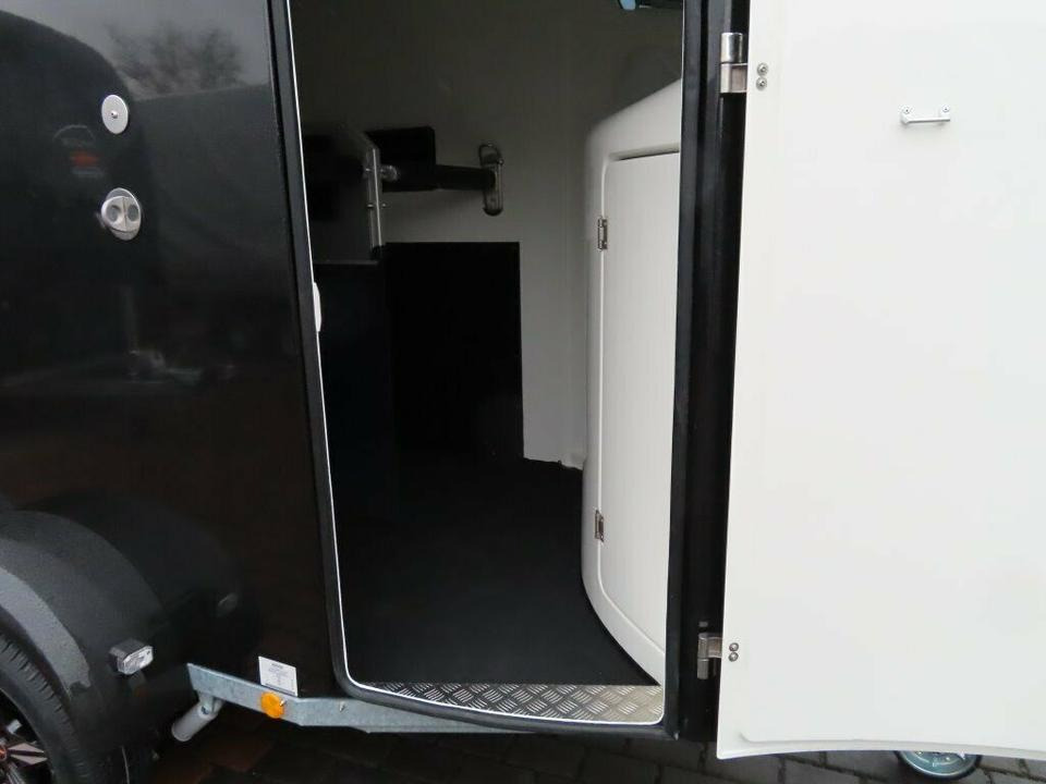 Böckmann, Pferdeanhänger, Master 25, WCF,Aluboden, SaKa, 100 km/h - Horse trailer: picture 4 Böckmann, Pferdeanhänger, Master 25, WCF,Aluboden, SaKa, 100 km/h - Horse trailer: picture 4