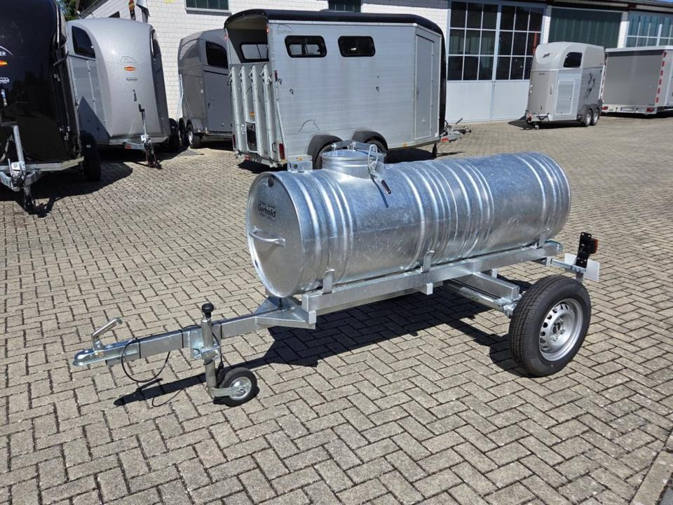 Wasserfass Verzinkt 600l Tränke Fahrgestell Beleuchtung - Tank trailer: picture 1 Wasserfass Verzinkt 600l Tränke Fahrgestell Beleuchtung - Tank trailer: picture 1