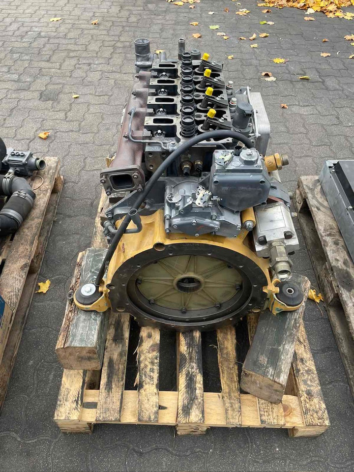DEUTZ BF4M2012 Serial: 21039937 Fully renovated engine!!! - Engine for Construction machinery: picture 2 DEUTZ BF4M2012 Serial: 21039937 Fully renovated engine!!! - Engine for Construction machinery: picture 2