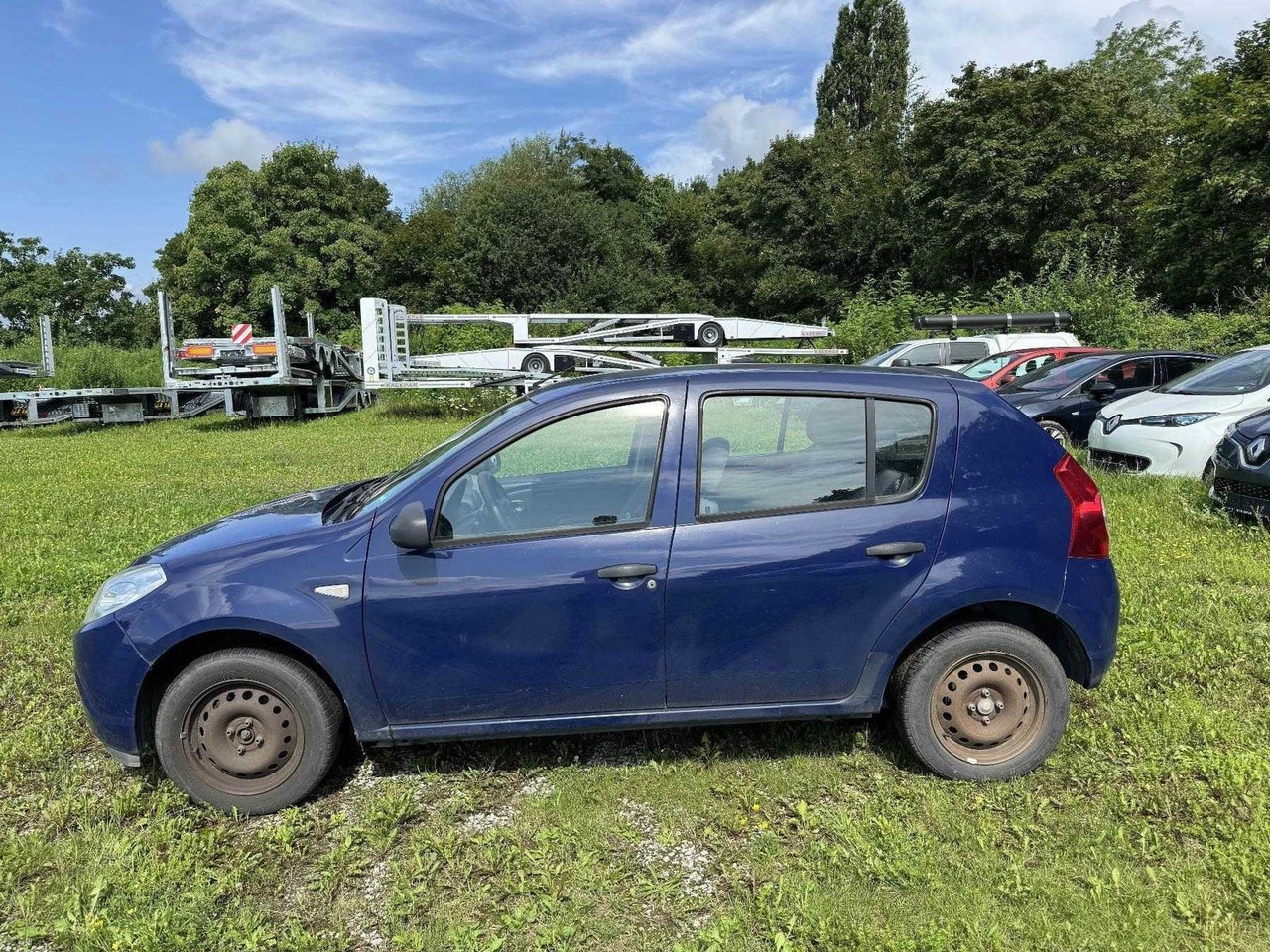 Dacia Sandero 1.4 +ZAHNRIEMEN GERISSEN+ - Car: picture 2 Dacia Sandero 1.4 +ZAHNRIEMEN GERISSEN+ - Car: picture 2