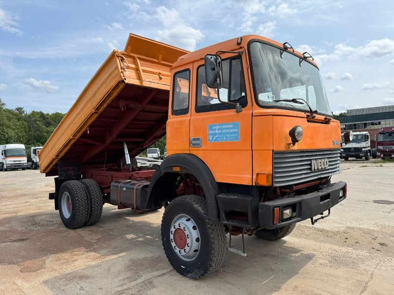 Iveco Magirus 170 - 23 (4X4 / GRAND PONT / LAMES / POMPE MANUELLE) - Tipper: picture 3 Iveco Magirus 170 - 23 (4X4 / GRAND PONT / LAMES / POMPE MANUELLE) - Tipper: picture 3
