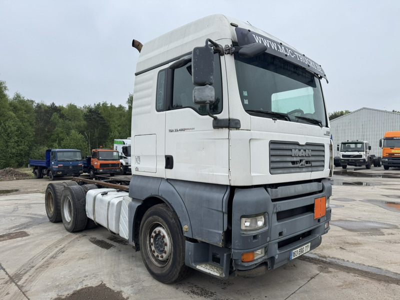 MAN TGA 33.480 (MANUAL GEARBOX / BOITE MANUELLE / 6X4 / CAMION FRANCAIS EN BON ETAT !) - Cab chassis truck: picture 3 MAN TGA 33.480 (MANUAL GEARBOX / BOITE MANUELLE / 6X4 / CAMION FRANCAIS EN BON ETAT !) - Cab chassis truck: picture 3