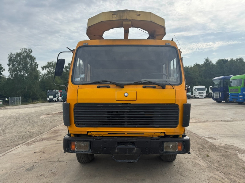 Mercedes-Benz SK 1617 (GRAND PONT / LAMES / 10.000L / 6 CYLINDRE / POMPE MANUELLE) - Vacuum truck: picture 2 Mercedes-Benz SK 1617 (GRAND PONT / LAMES / 10.000L / 6 CYLINDRE / POMPE MANUELLE) - Vacuum truck: picture 2