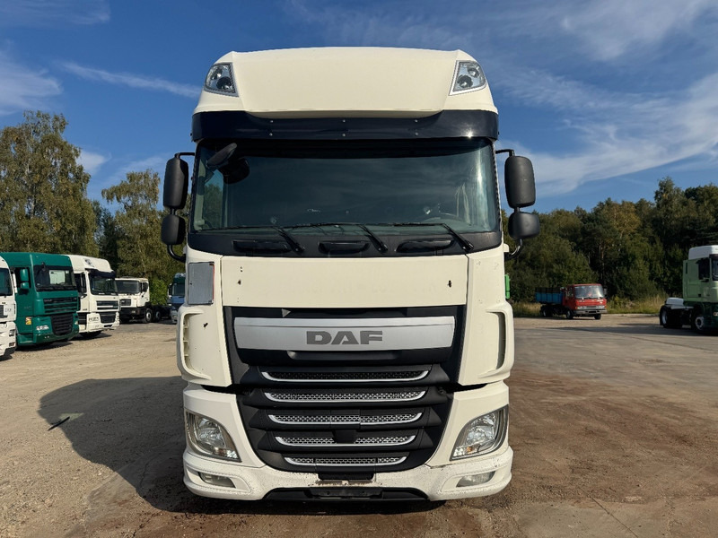 DAF XF 460 Super Space Cab (PERFECT CONDITION / PARFAIT ETAT) - Tractor unit: picture 2 DAF XF 460 Super Space Cab (PERFECT CONDITION / PARFAIT ETAT) - Tractor unit: picture 2