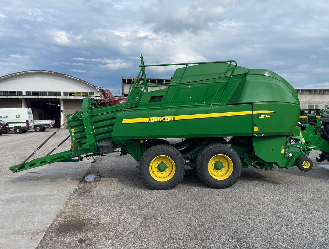 JOHN DEERE PRESSA L1534 - Square baler: picture 2 JOHN DEERE PRESSA L1534 - Square baler: picture 2